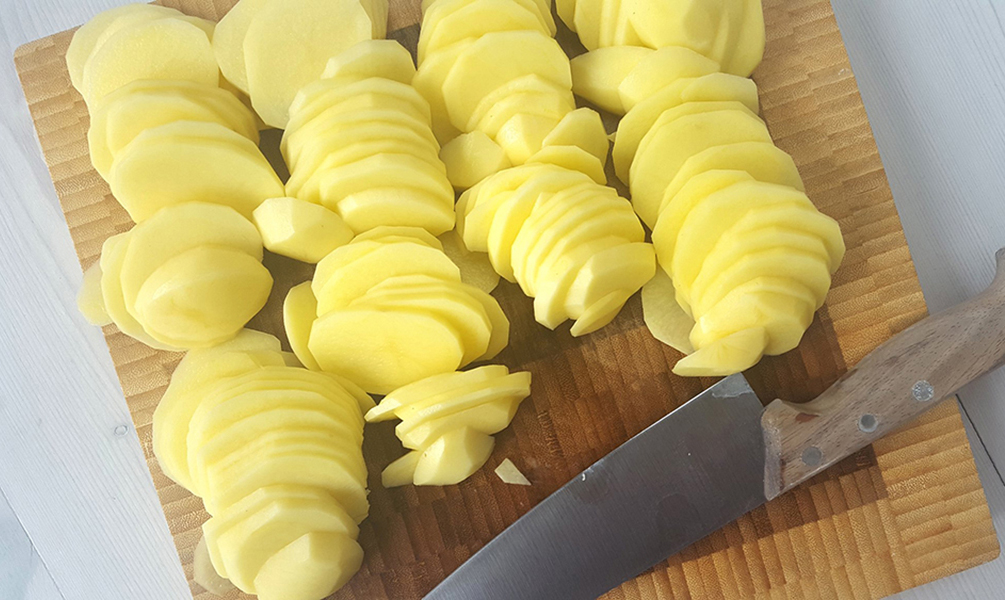 Danish Scalloped Potatoes (Fløde kartofler)